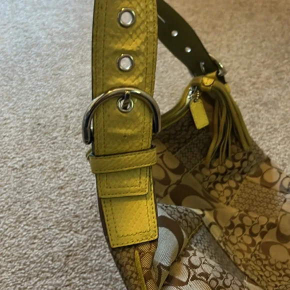 Vintage Coach Exotics Collection Lime green trim zipper closure Hobo bag - Picture 11 of 11